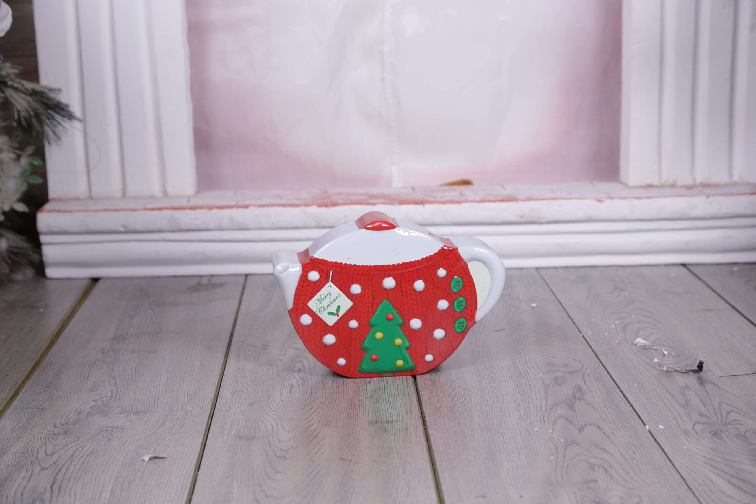 Christmas Tea Pot Tin Box